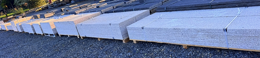 stock palis en granite bretagne